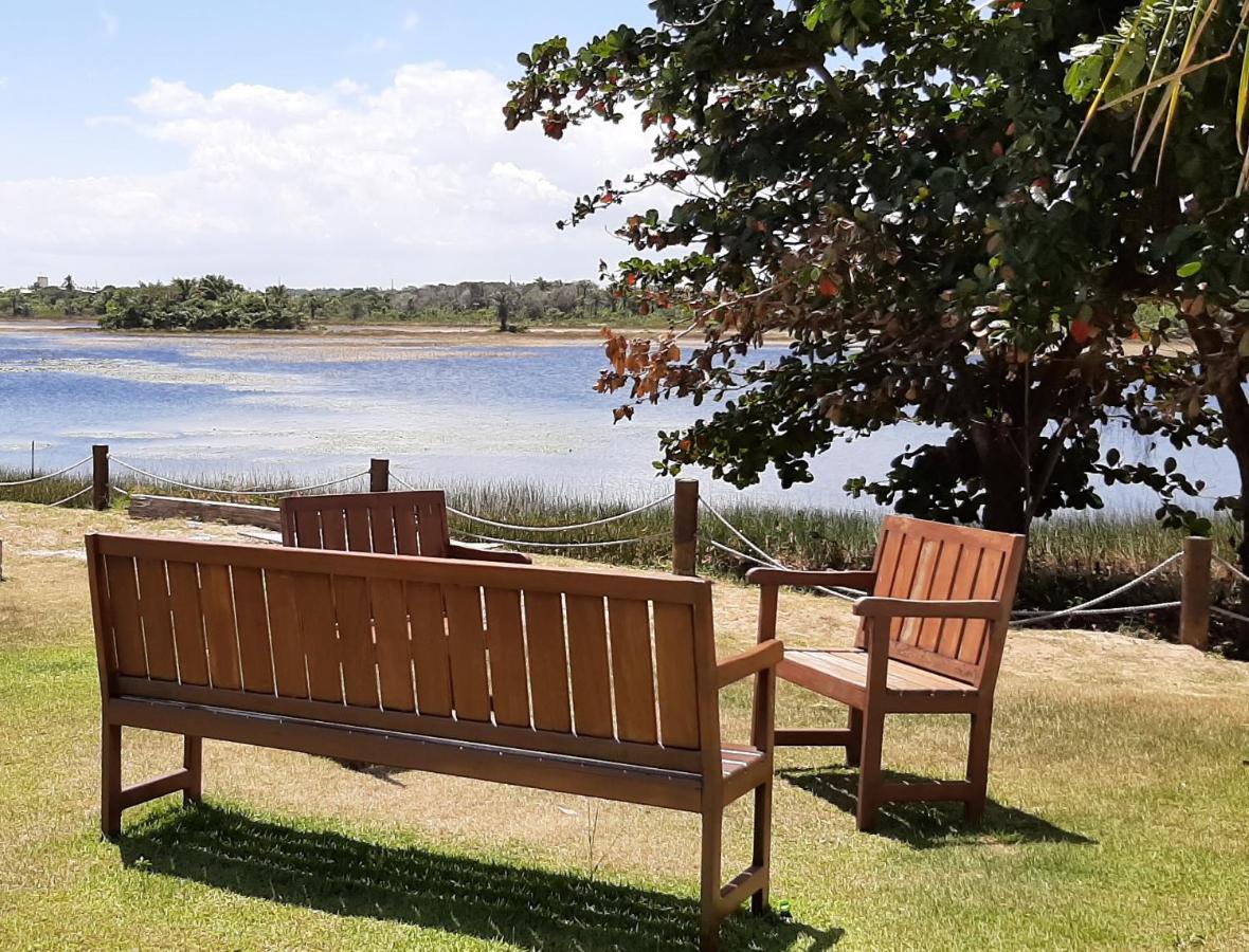 Apartamento Praia Guarajuba - Porto Smeralda Eksteriør billede